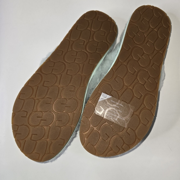 UGG Fluff Flip Flop in Baby Blue Size 9 US - Picture 3 of 5